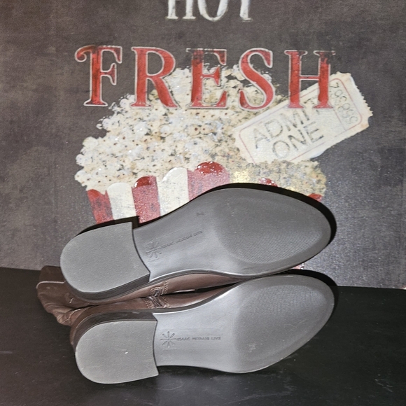 Isaac Mizrahi faux leather boots - Picture 6 of 6